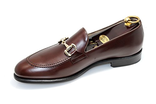 Dress to Impress: A Guide to Pairing Men's Shoes with Suits