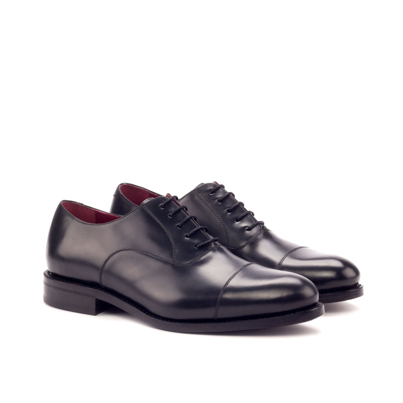 The Ultimate Guide to Men's Oxford Shoes: History, Styles, and How to Wear Them